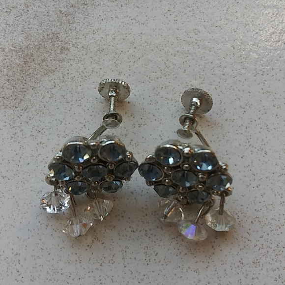 Vintage Blue Crystal Costume Crank Earrings - Picture 4 of 14
